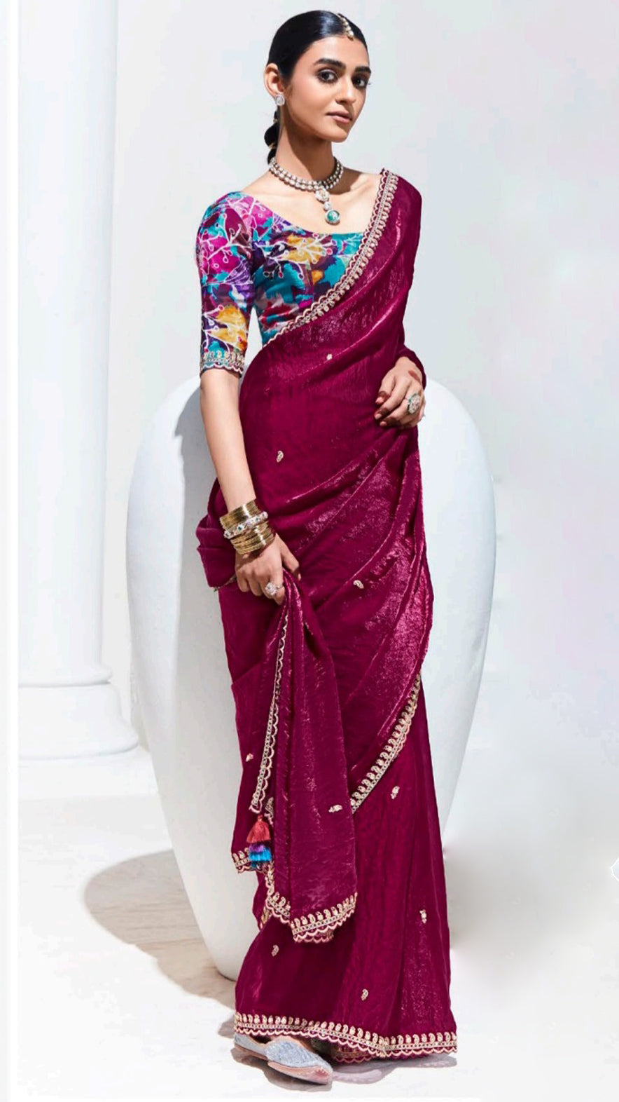 Wine wrinkled organza four side border saree with multicolour blouse